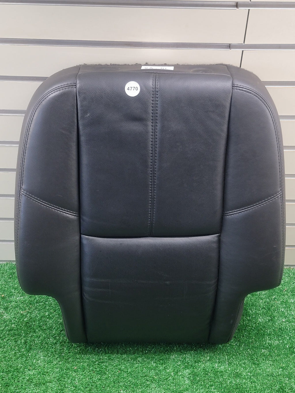 🔥07-13 GMC Sierra 1500 2500 3500 Seat rest cushion leather rear left black V4