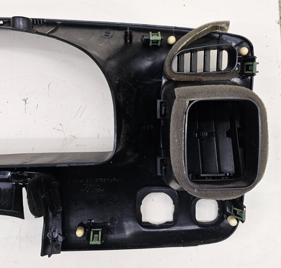 01-06 Tribute Dash Instrument Cluster Speedometer Bezel Trim Panel Black/Silver