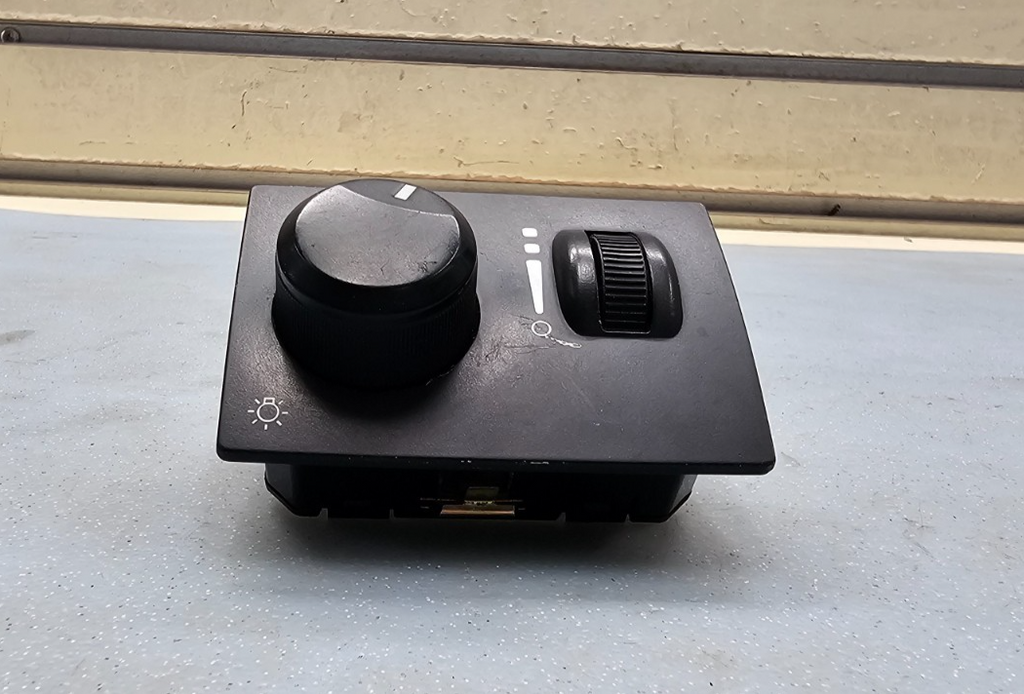 🔥05-12CHRYSLER 300 C  Headlight Headlamp Head Light Lamp Switch  BLACK
