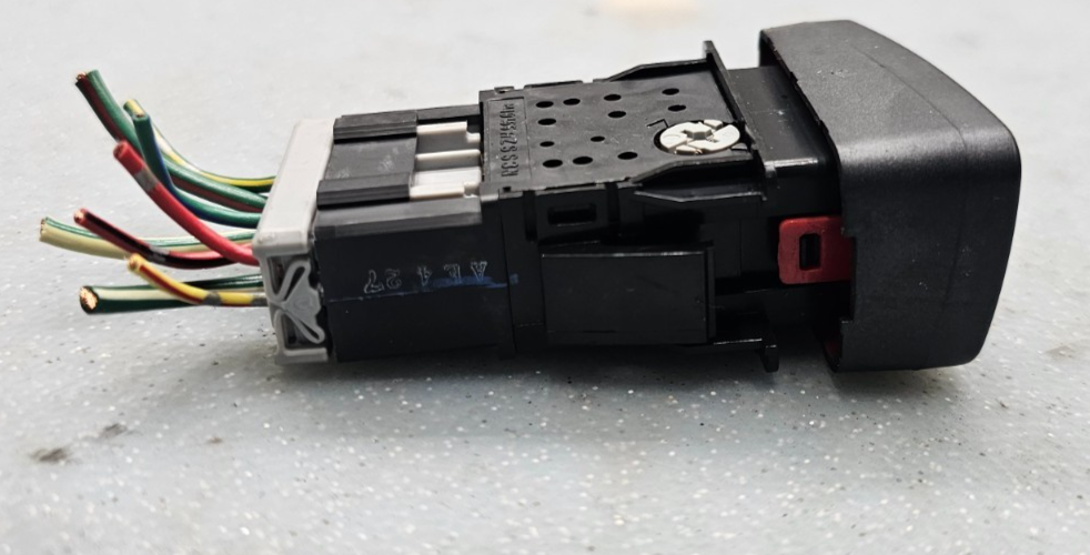 🔥01-05 Civic Center Dash Hazard Switch Warning Light Emergency Flasher Assembly