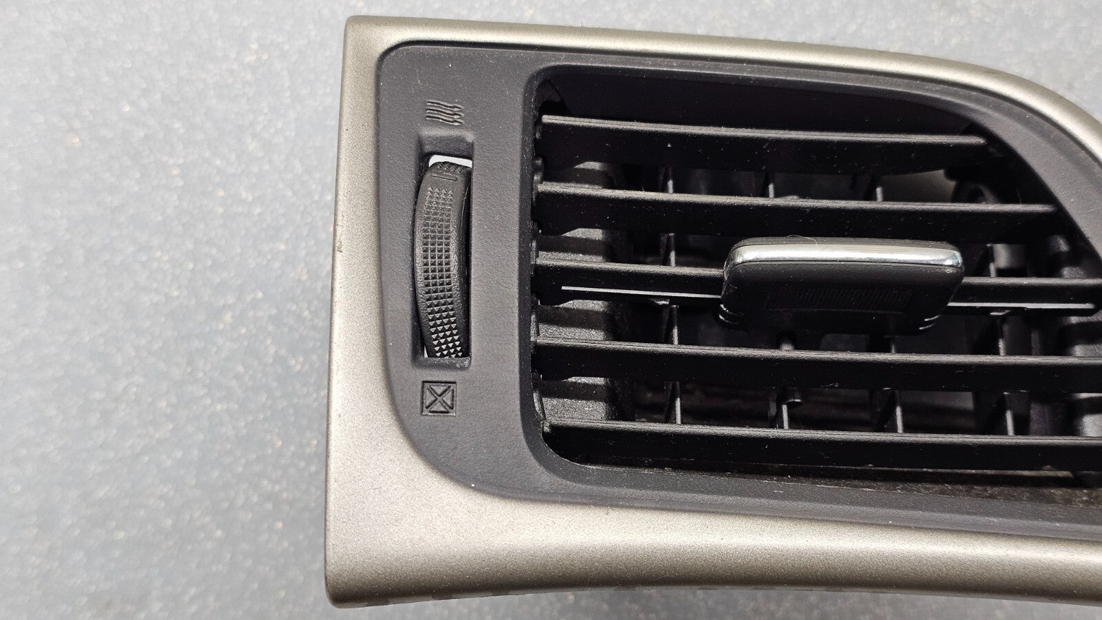 🔥13-16 NISSAN SENTRA DASH LEFT DRIVER AIR VENT HEATER CONDITIONING SILVER/BLACK