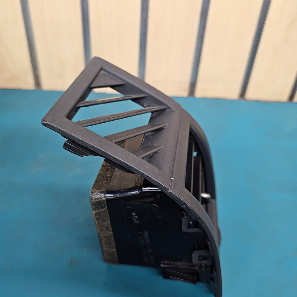 2005-2010 Chrysler 300 300C Dash A/C Heater AirVent Front LEFT DRIVER BLACK VT42