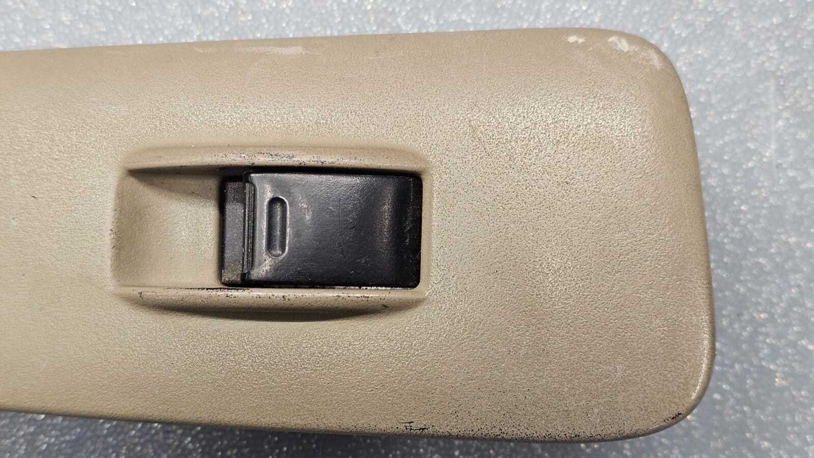 2008 TOYOTA CAMRY  Passenger Side Window Switch 74231-AA050  Beige