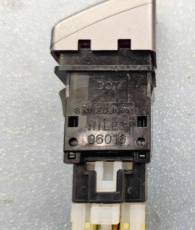 🔥05-07 Impreza WRX STI Hazard Control Emergency Flasher Switch Button Silver