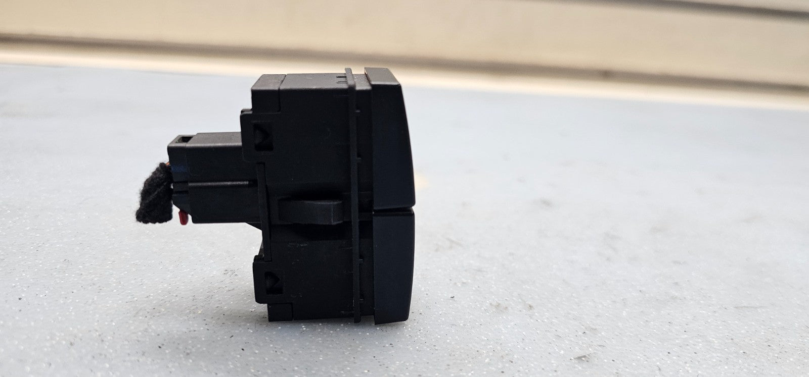 🔥05-07 FORD Focus Emergency Hazard Light Flasher Button Control Switch  BLACK