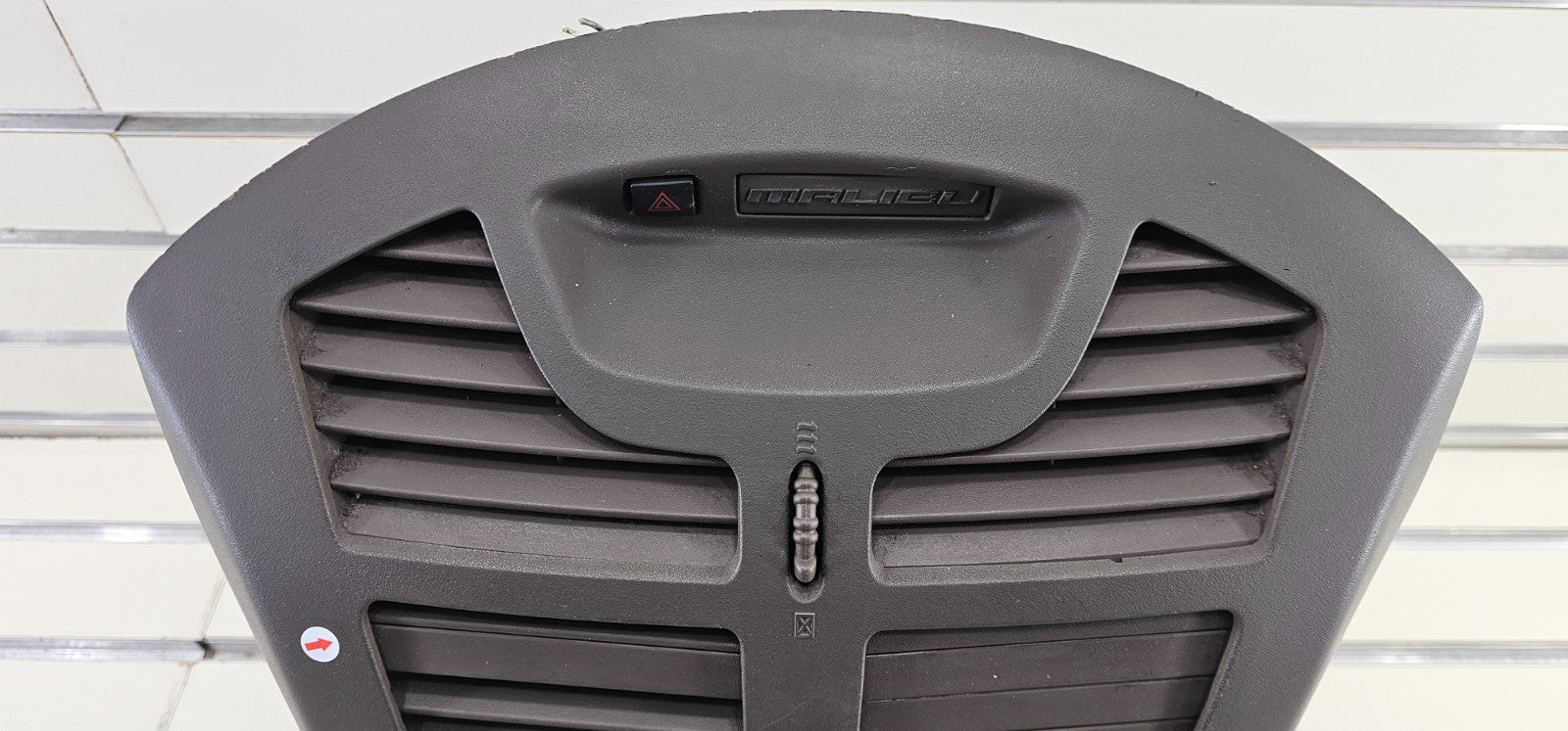 🔥04-07 Chevrolet MALIBU Dash Center RADIO BEZEL Climate Air Vents Trim TAN
