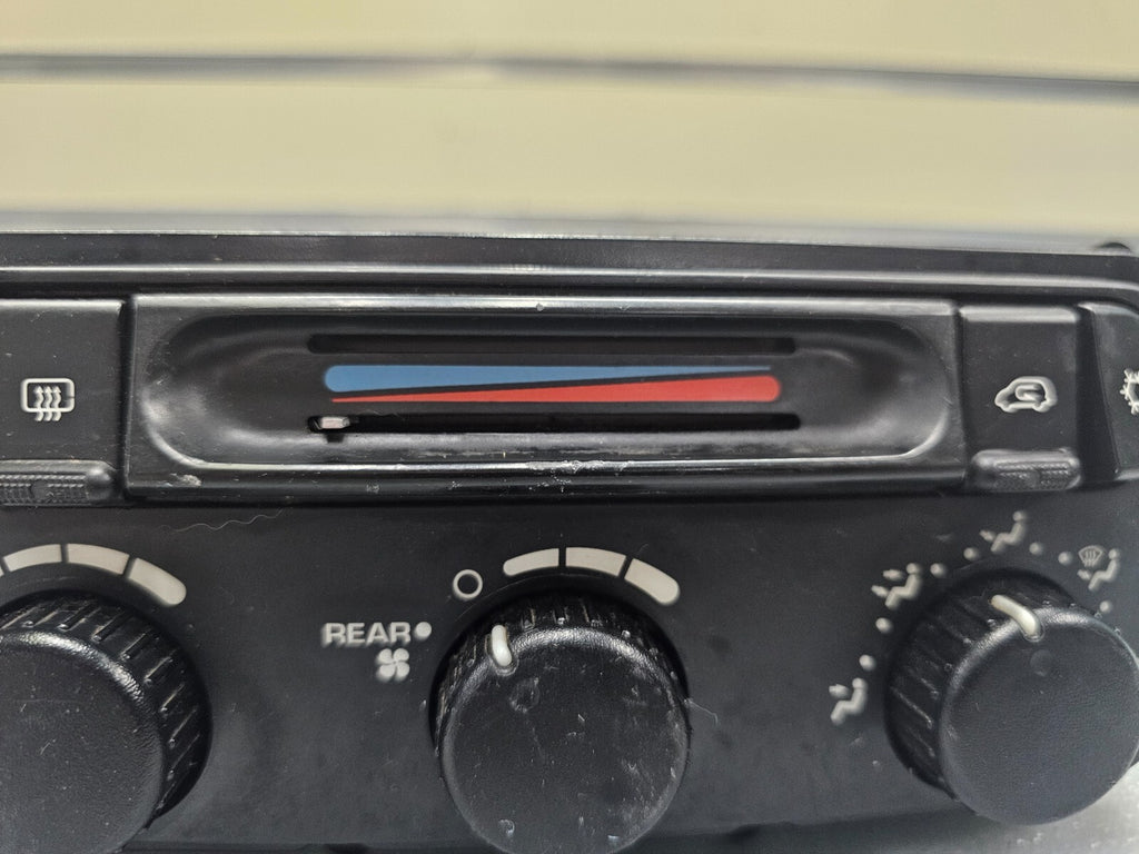 04-07 Dodge Caravan Town Country Dash AC Climate Temperature Heater Control OEM