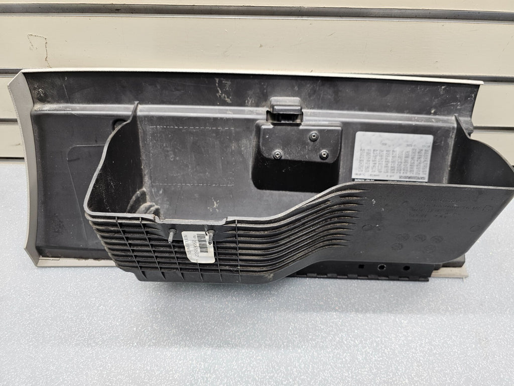 07-14 Silverado SIERRA Dash UPPER GLOVE BOX Storage Compartment Door LT GRAY G4