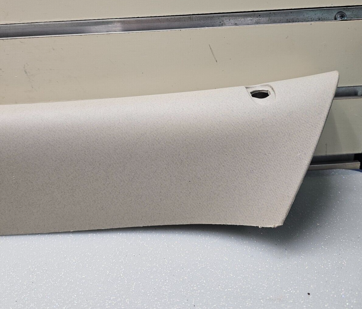 🔥07-13 Silverado Sierra A Pillar Roof Molding LEFT Driver Speak LIGHT GRAY P2