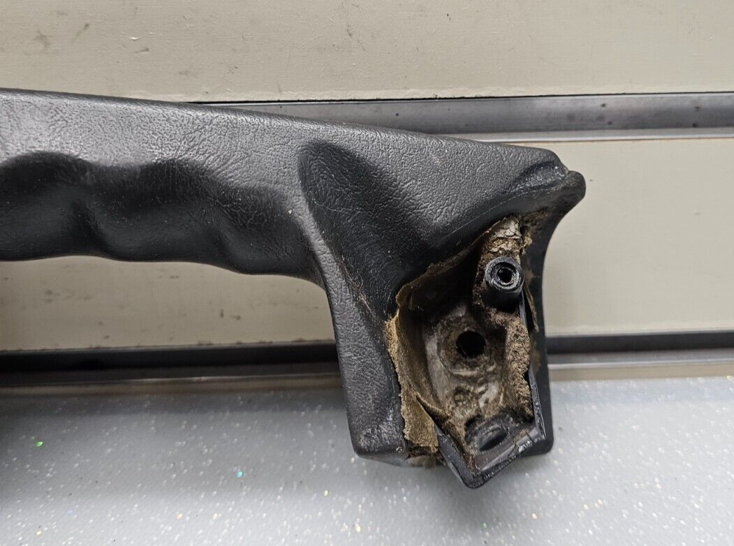 98-04 BLAZER S10 JIMMY SONOMA Door Panel Arm Rest Pull Handle Driver Graphite H5