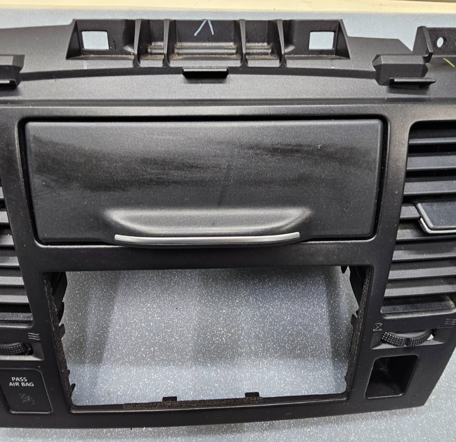 🔥07-12 Nissan VERSA Dash AM FM Radio Stereo Display Bezel Trim Panel Black B74