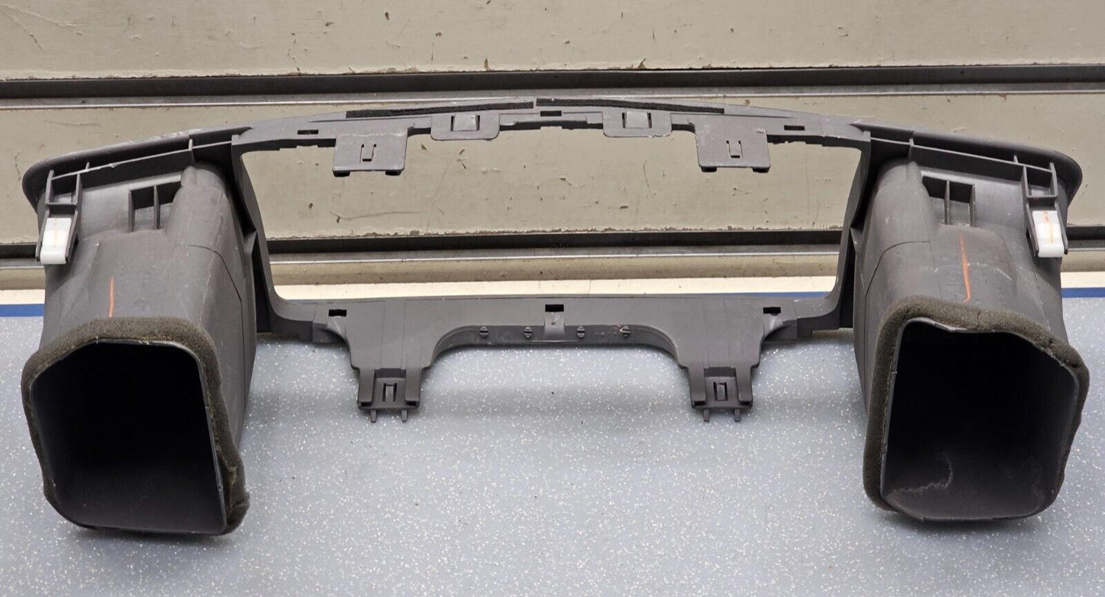 🔥03-08 COROLLA CENTER DASH AM FM RADIO STEREO BEZEL TRIM PANEL OEM DK GRAY B28
