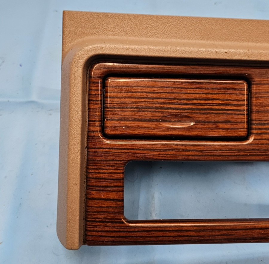 🔥03-06 Escalade Dash AM FM Radio Bezel Trim Instrument Panel Assembly Wood/Tan