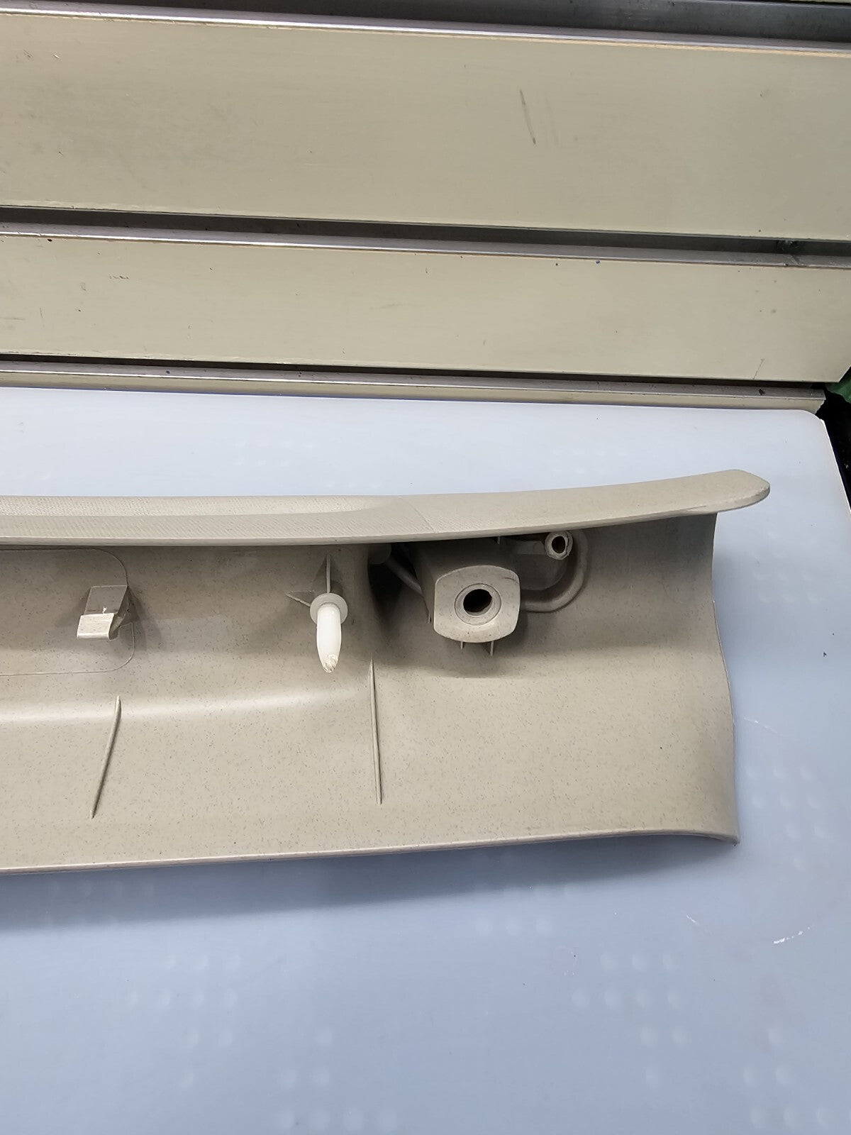 🔥07-09 Chrysler Aspen  Durango Front Right A Pillar Molding Upper RH Mopar OEM
