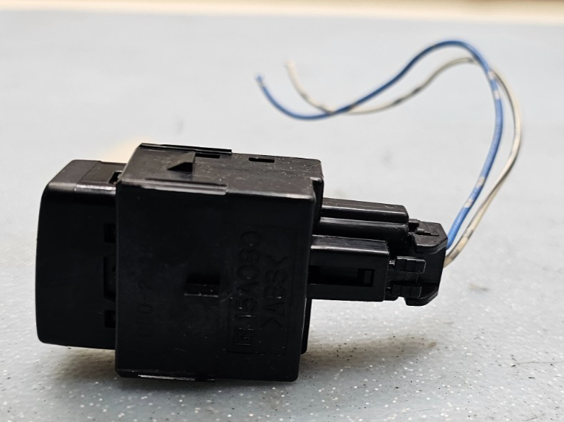 🔥2000-2004 Toyota Avalon Trunk Release Popper Control Switch OEM B28