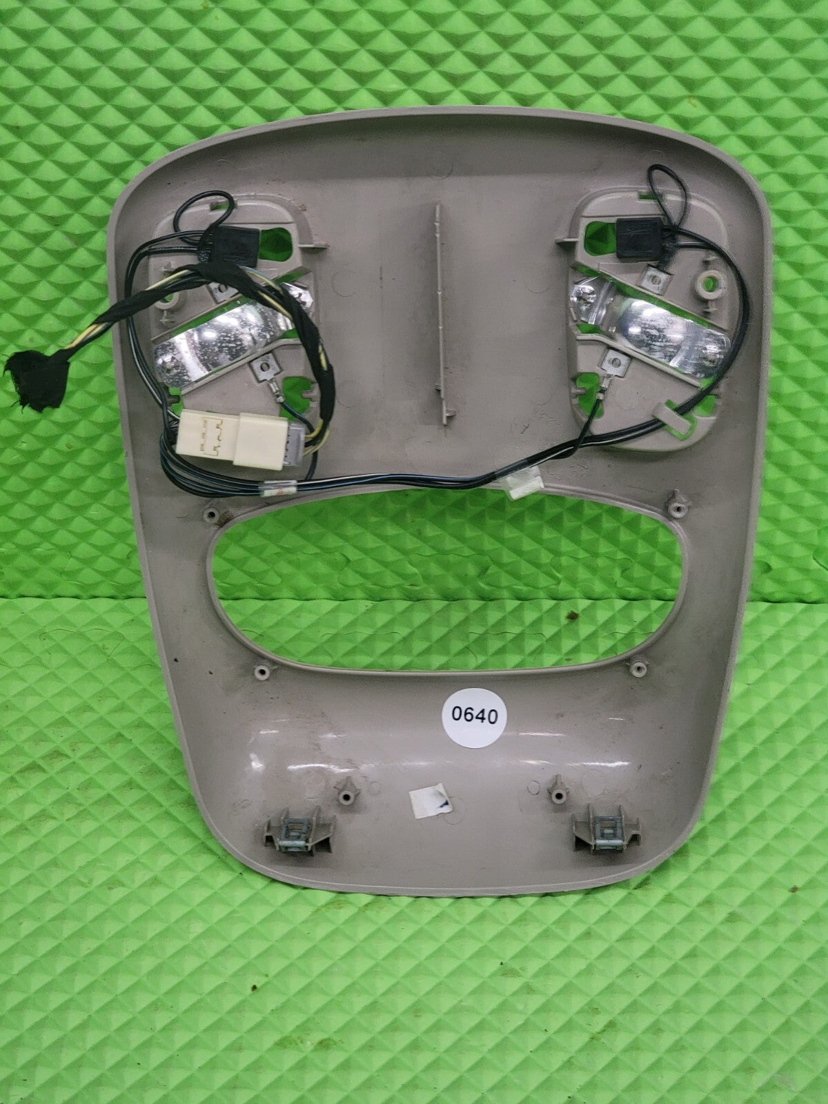 🔥2002-2005 Dodge Ram 1500 OverHead Console Map Dome TAN