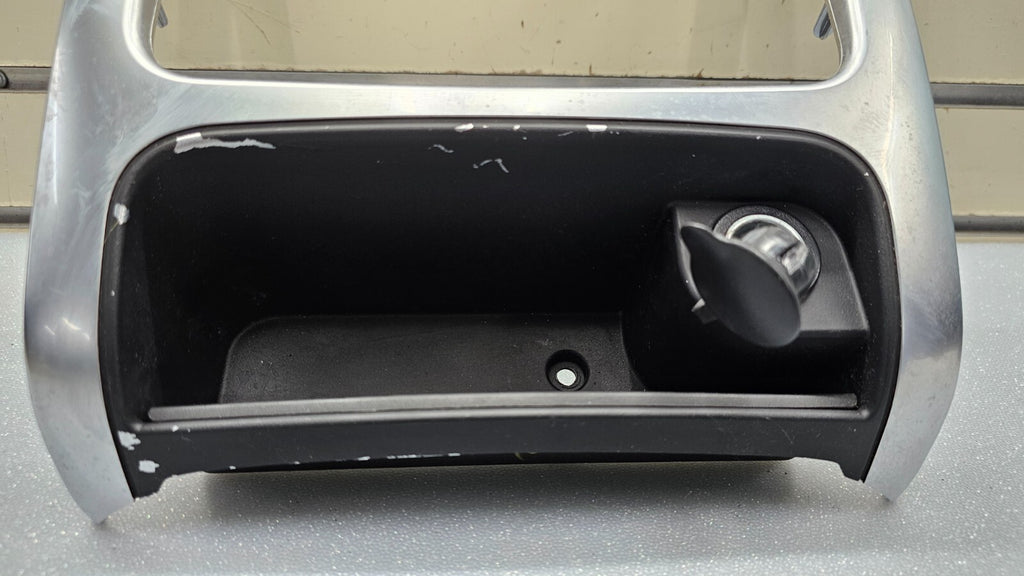 🔥02-07 Liberty KJ Dash FM Radio Climate Display Stereo Bezel Trim Panel Silver