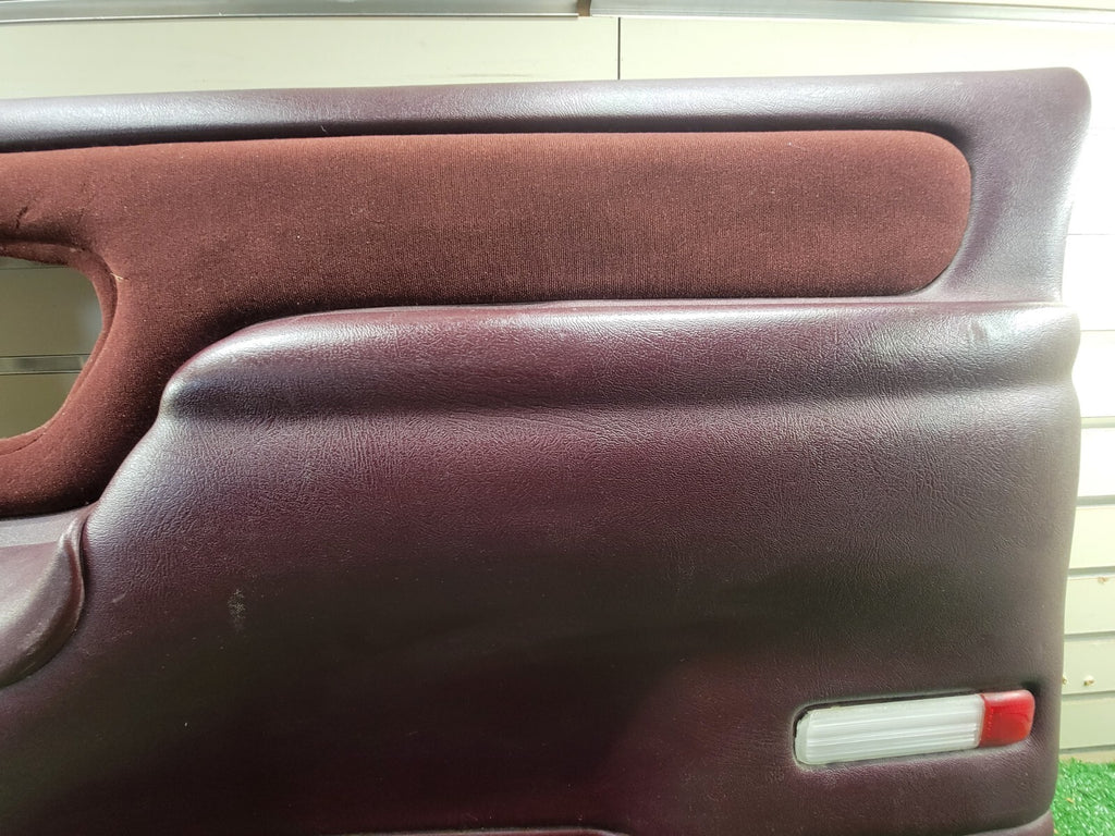 🔥95-99 Chevy GMC Silverado C/K DOOR PANEL Front Passenger Right RED OEM D2