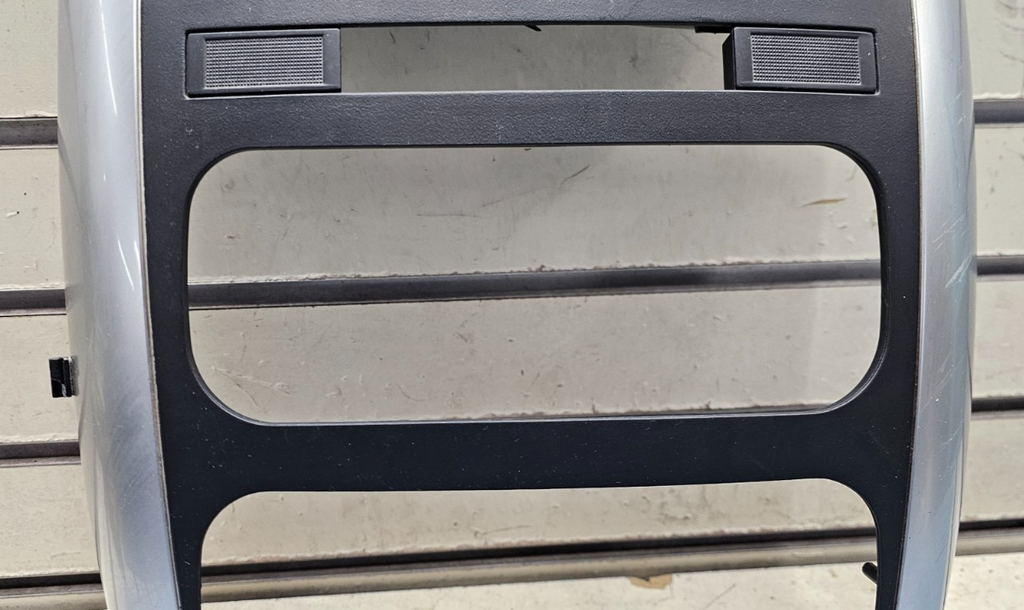 🔥01-07 Caravan Town Country Voyager dash radio climate TRIM bezel SILVER/BLACK
