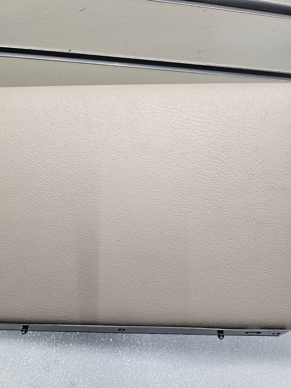 🔥99-06 Chevy SILVERADO SIERRA Dash GLOVE BOX Storage Compartment Door TAN G3