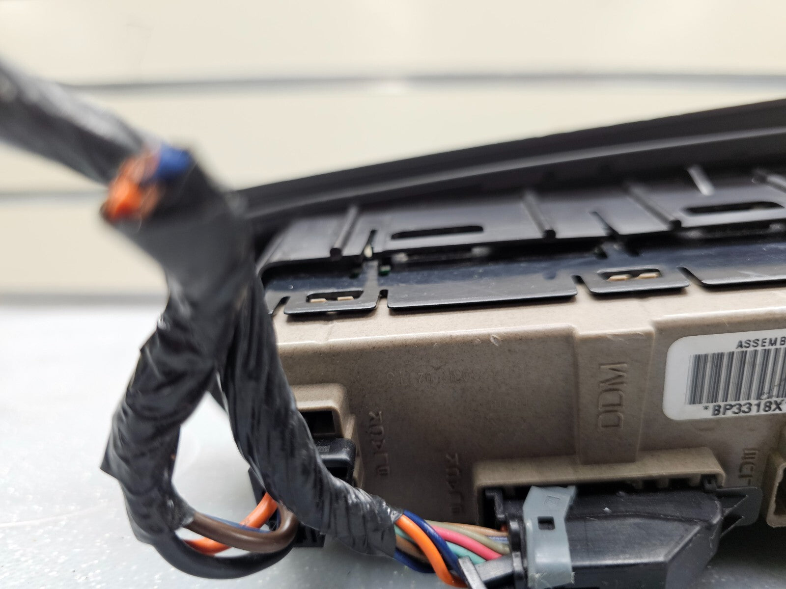 03-06 Silverado Sierra Power Left Driver Master Window Switch Assembly Black WS4