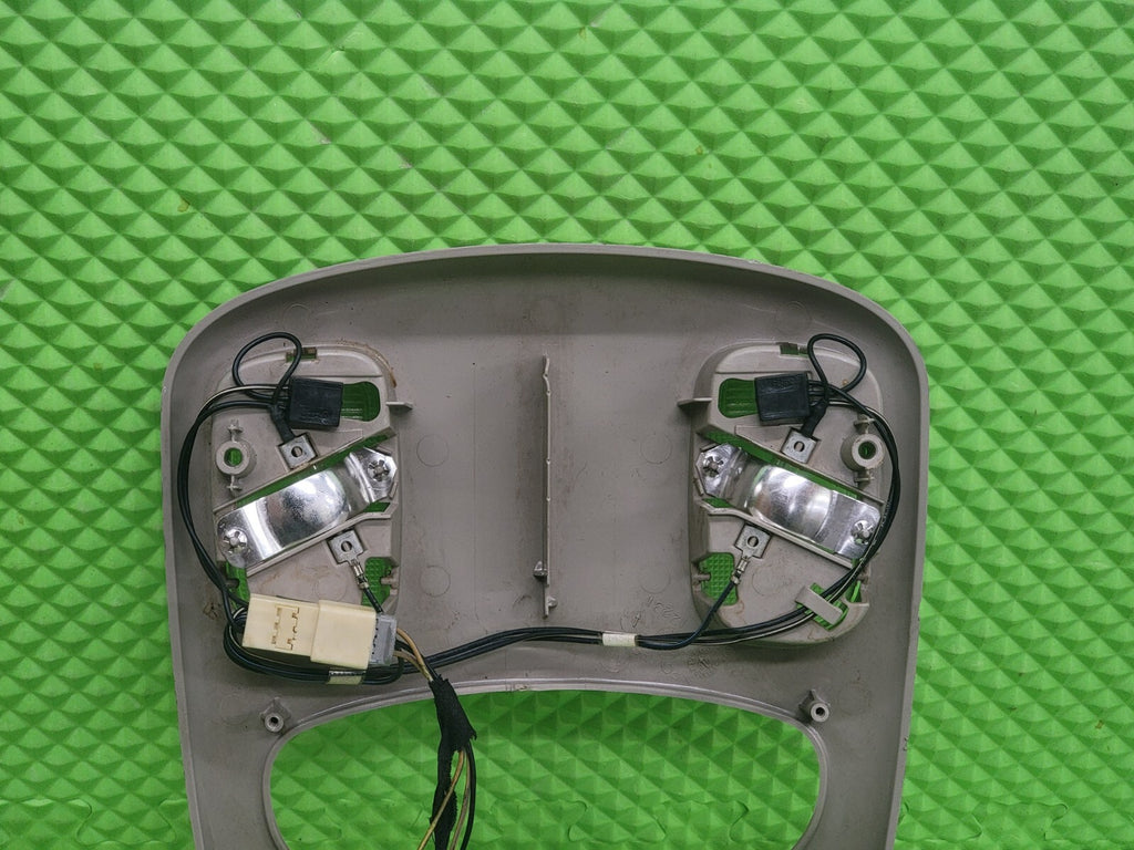 🔥2002-2005 Dodge Ram 1500 OverHead Console Map Dome TAN