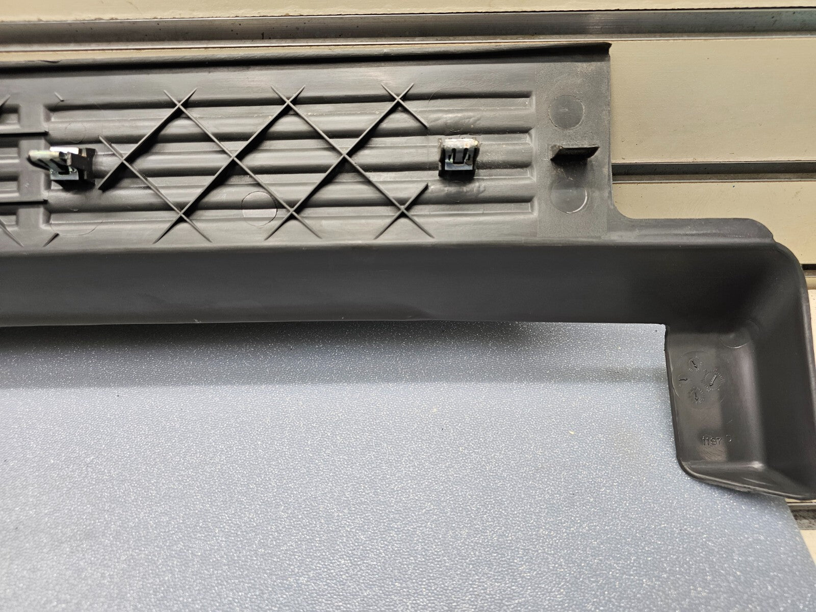 🔥99-06 SILVERADO SIERRA LEFT FRONT CREW CAB DOOR SILL SCUFF PLATE TRIM OEM