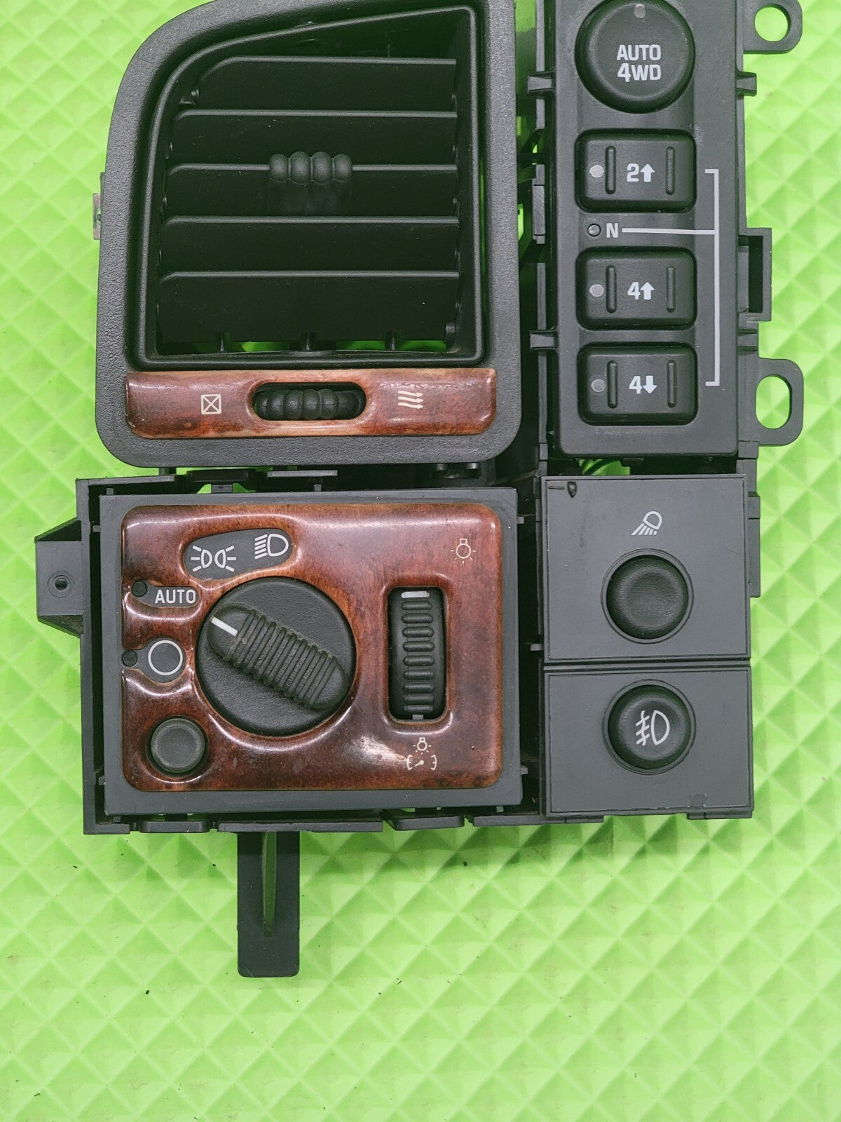 🔥1999-2006 Chevy Silverado Sierra Headlight Switch Air Vent left brown