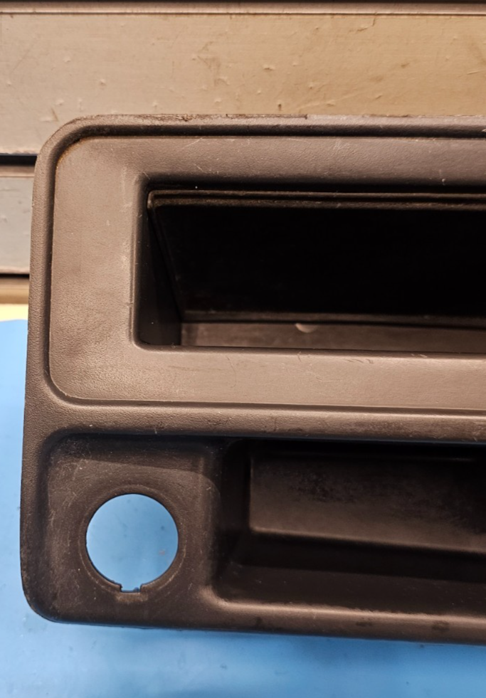 🔥03-06 SILVERADO SIERRA YUKON CENTER CONSOLE STORAGE BEZEL ASH TRAY CUBBY BLACK