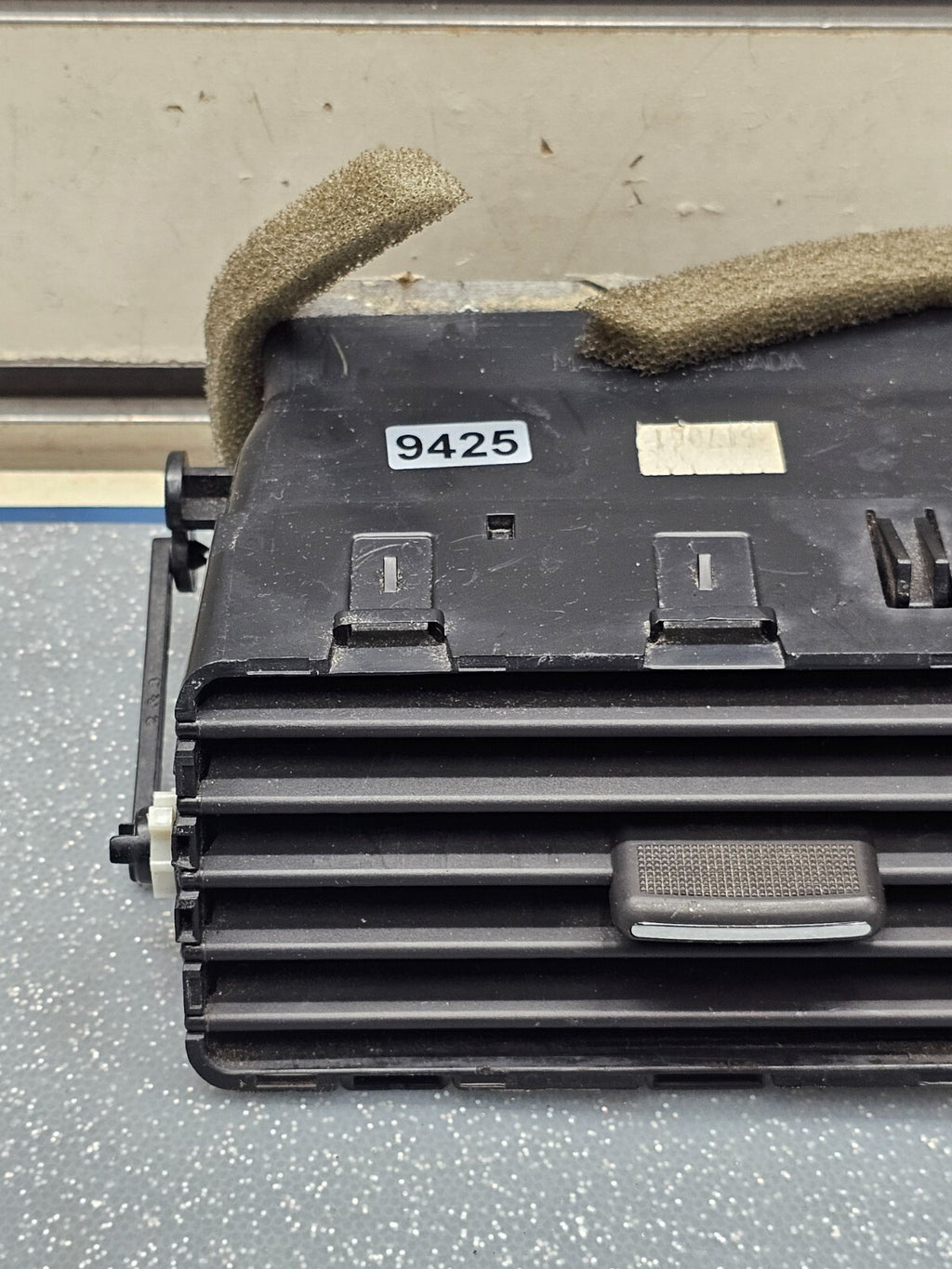 🔥07-13 Suburban YUKON Dash Left Driver Air Vent Heater Filter Conditioner VT16