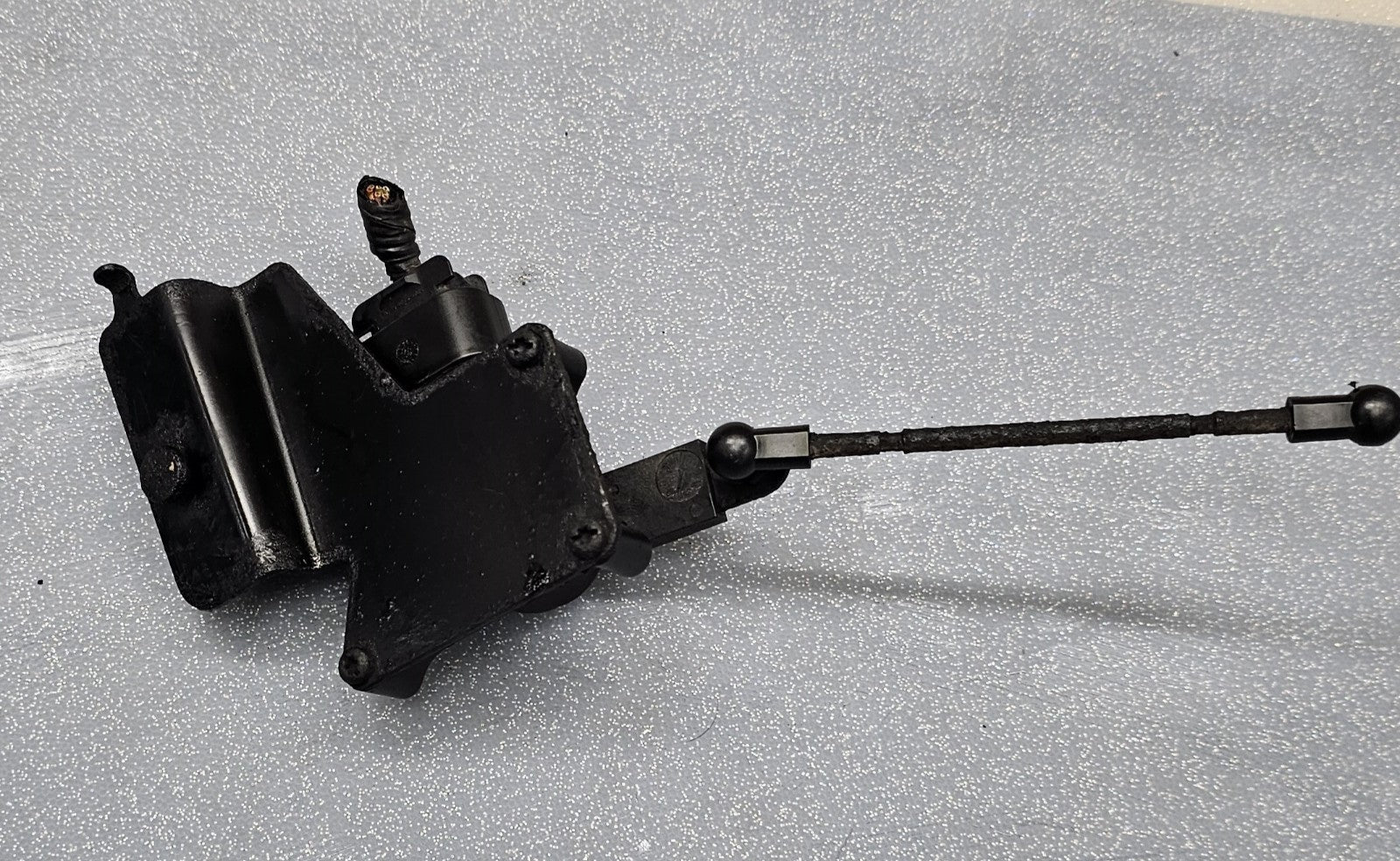 🔥06-11 CADILLAC DTS BUICK LUCERN 10 PIN REAR SUSPENSION HEIGHT LEVEL SENSOR OEM