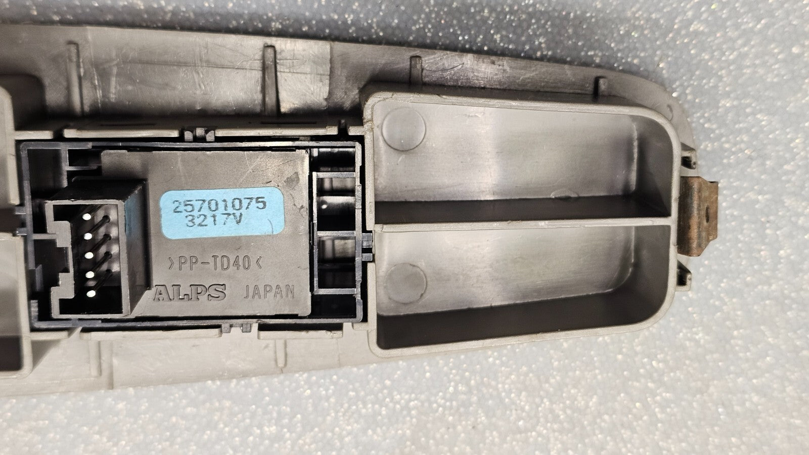 🔥98-04 Cadillac Seville Right Passenger Front  Door Window Switch Gray OEM