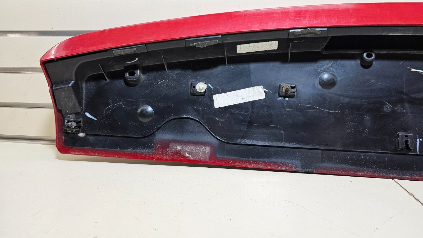 🔥11-20 Grand Caravan Rear Upper Hatch Spoiler Wing Mount Break Light Red OEM