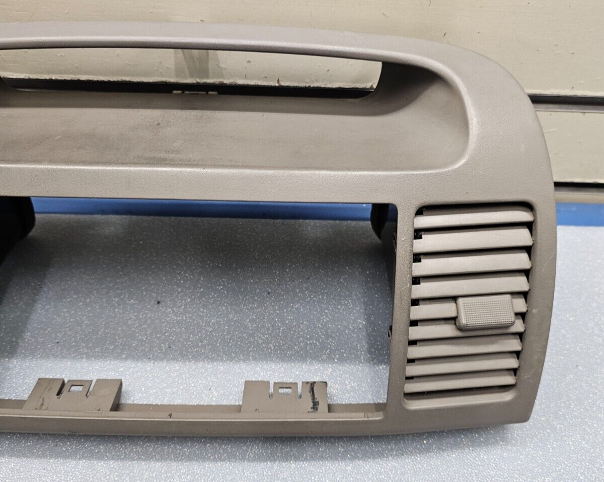 02-06 Toyota CAMRY Center Dash AM FM RADIO STEREO BEZEL Trim Panel Assembly Tan