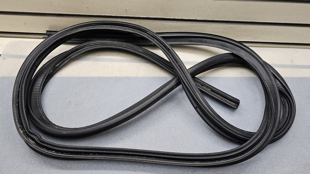 🔥1998-2002 Lincoln Town Car REAR Trunk WEATHER Strip rubber trim OEM