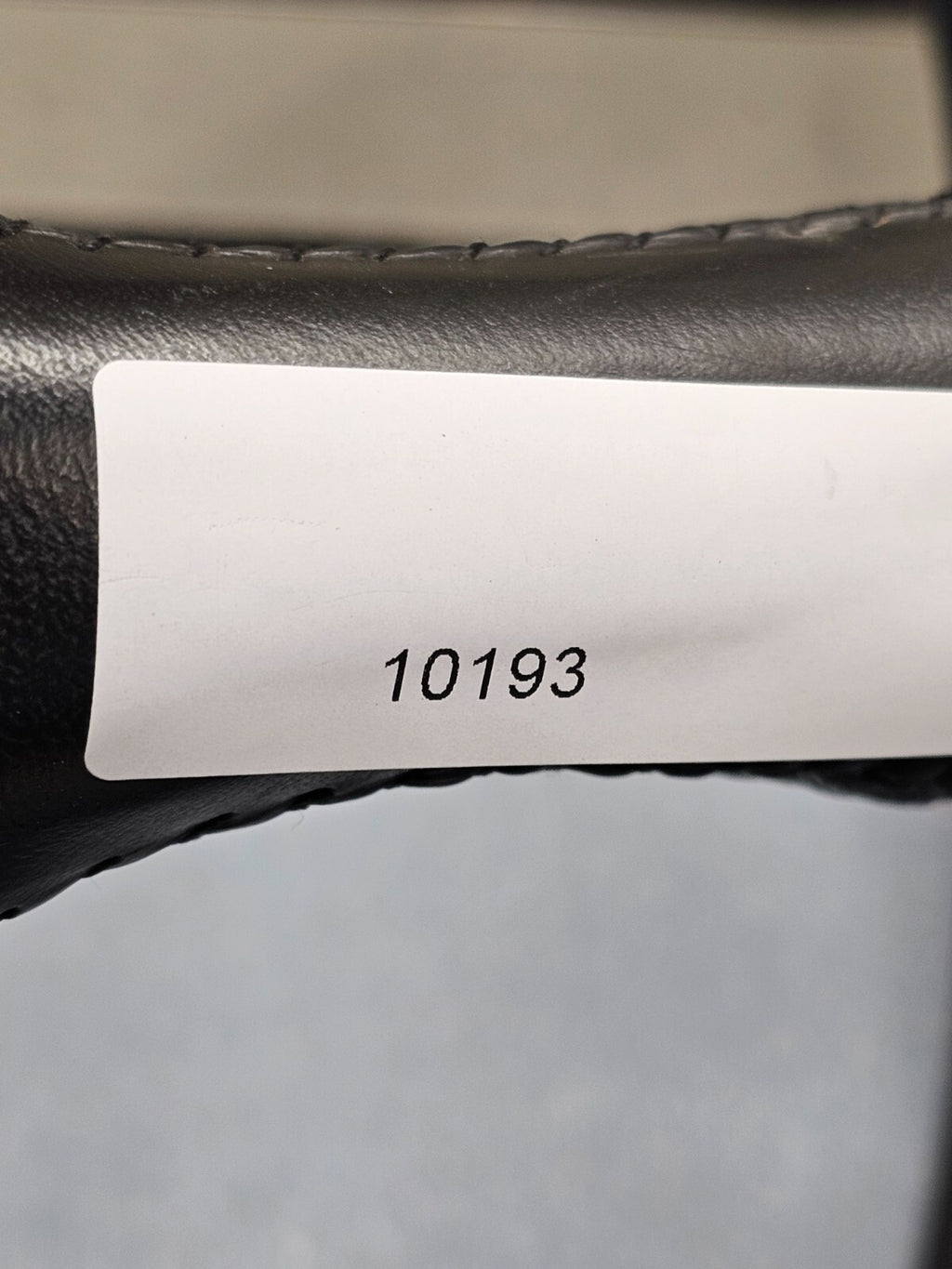99-02 Chevy Silverado Tahoe Suburban Blazer SONOMA Steering Wheel Leather black