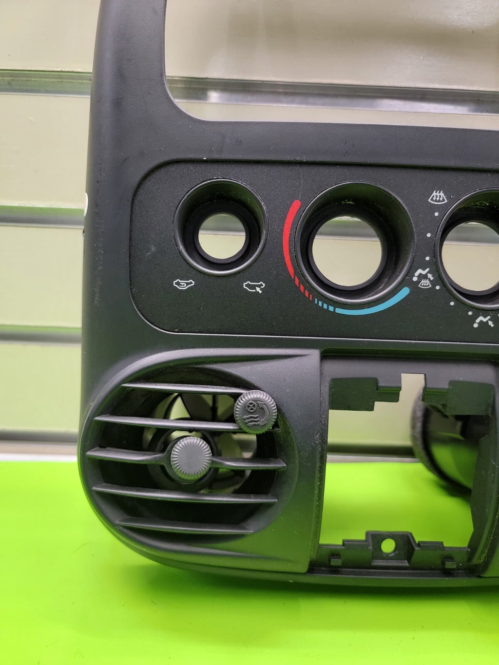 🔥01-05 Chrysler PT CRUISER Dash Radio Bezel Climate Trim Panel BLACK B17