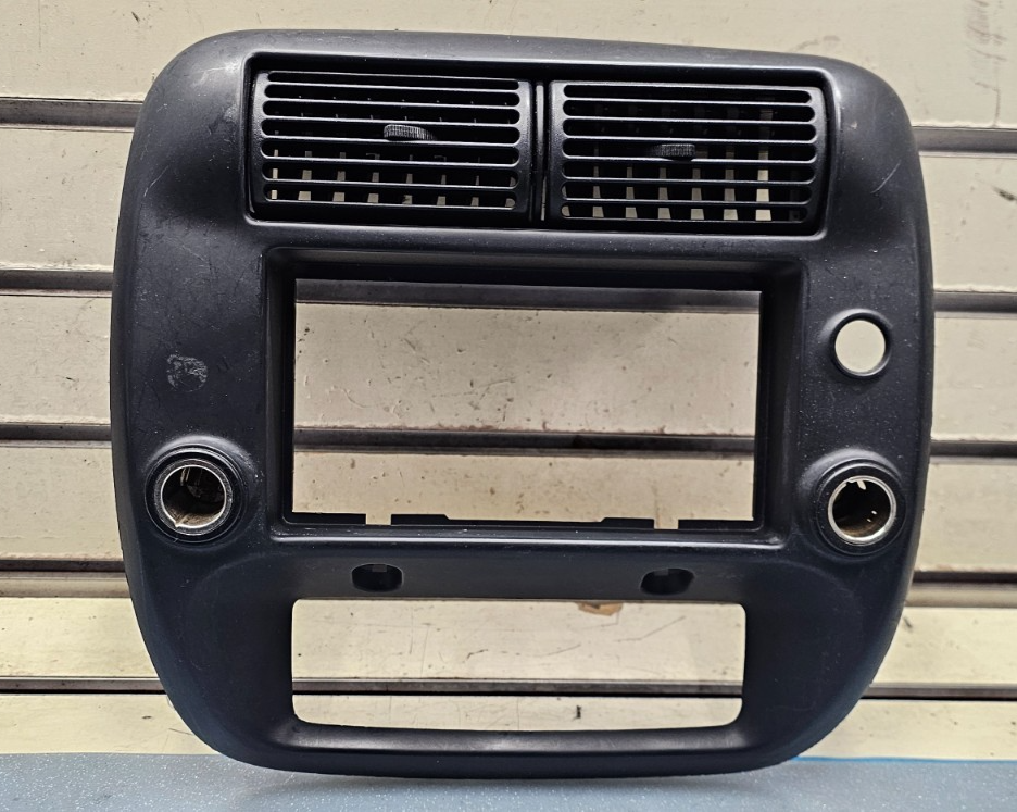 95-10 Ranger Explorer Center Dash Radio Stereo Display Bezel Trim Panel BLACK B2