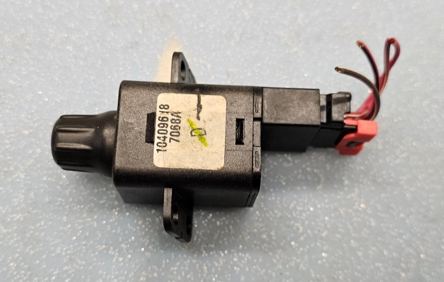 🔥04-08 GRAND PRIX DASH INSTRUMENT PANEL DIMMER LIGHT SWITCH CONTROL BLACK