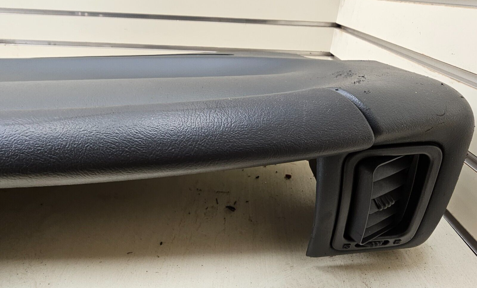 🔥99-06 SILVERADO SIERRA TAHOE Upper Cap Cover Top Dashboard Pad GRAPHITE DP1