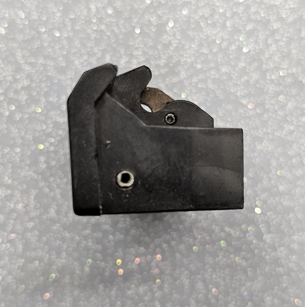 🔥88-94 Chevy GMC CK BLAZER Dash Glove Box Storage Instrument Panel Door Latch
