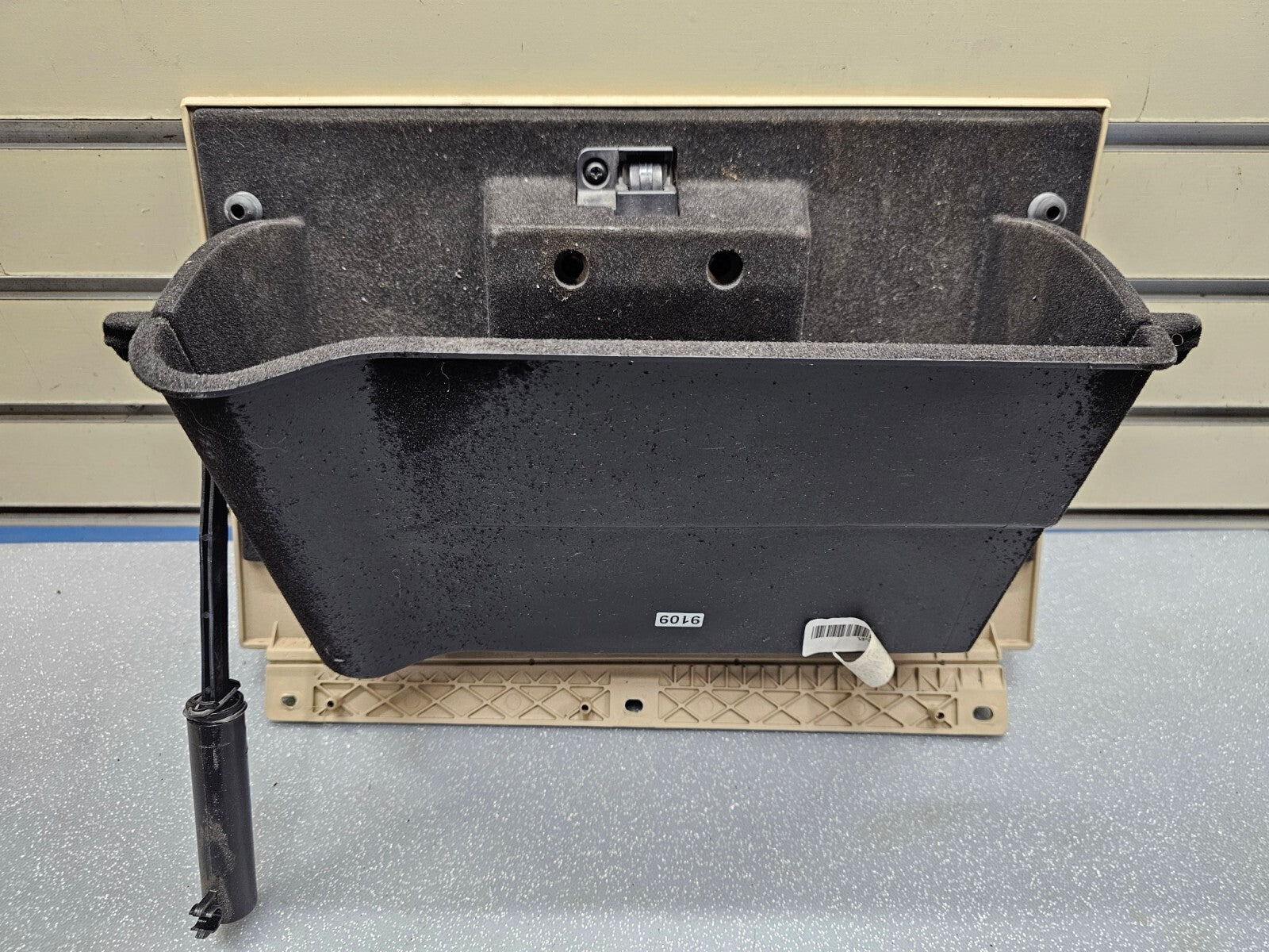 🔥07-14 Lincoln Navigator Dash Glove Storage Compartment Box Handle Assembly Tan
