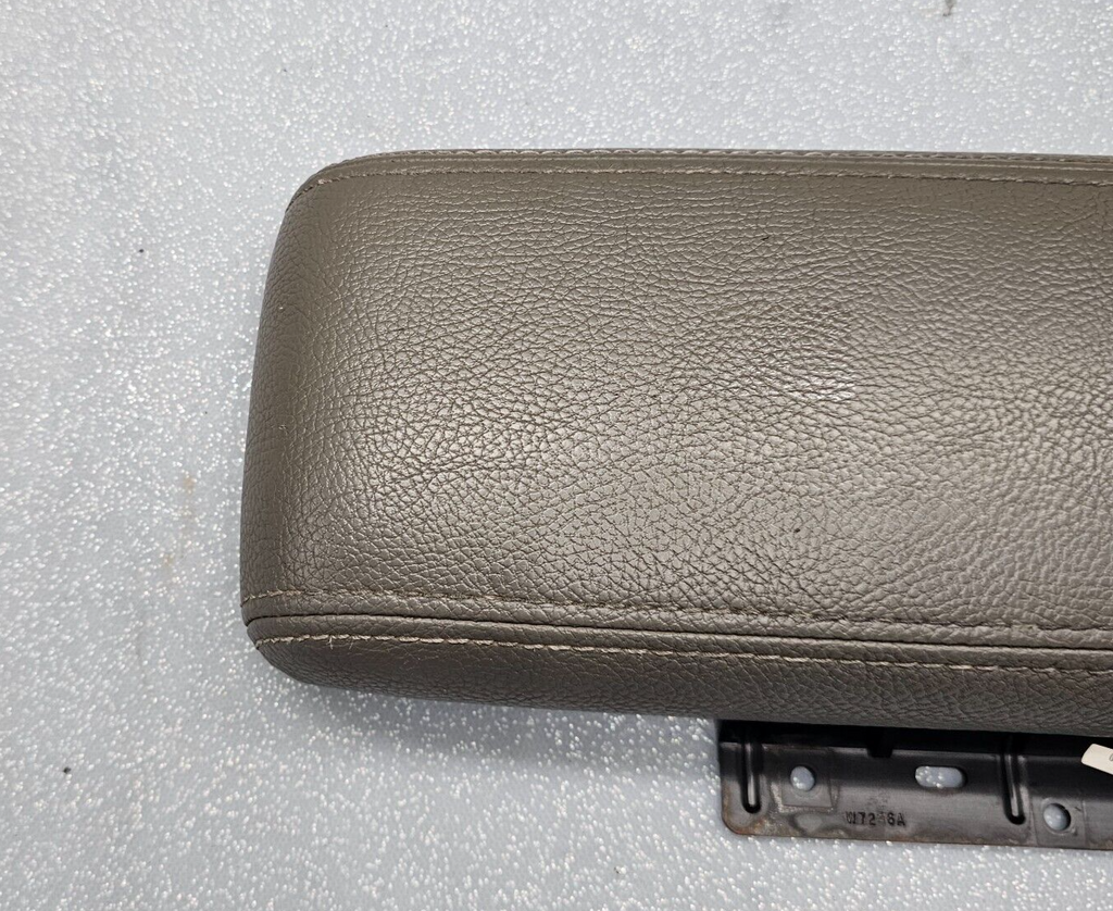 08-11 Dodge Dakota Center Console Lid Armrest Top Pad Leather Cover Assembly Tan