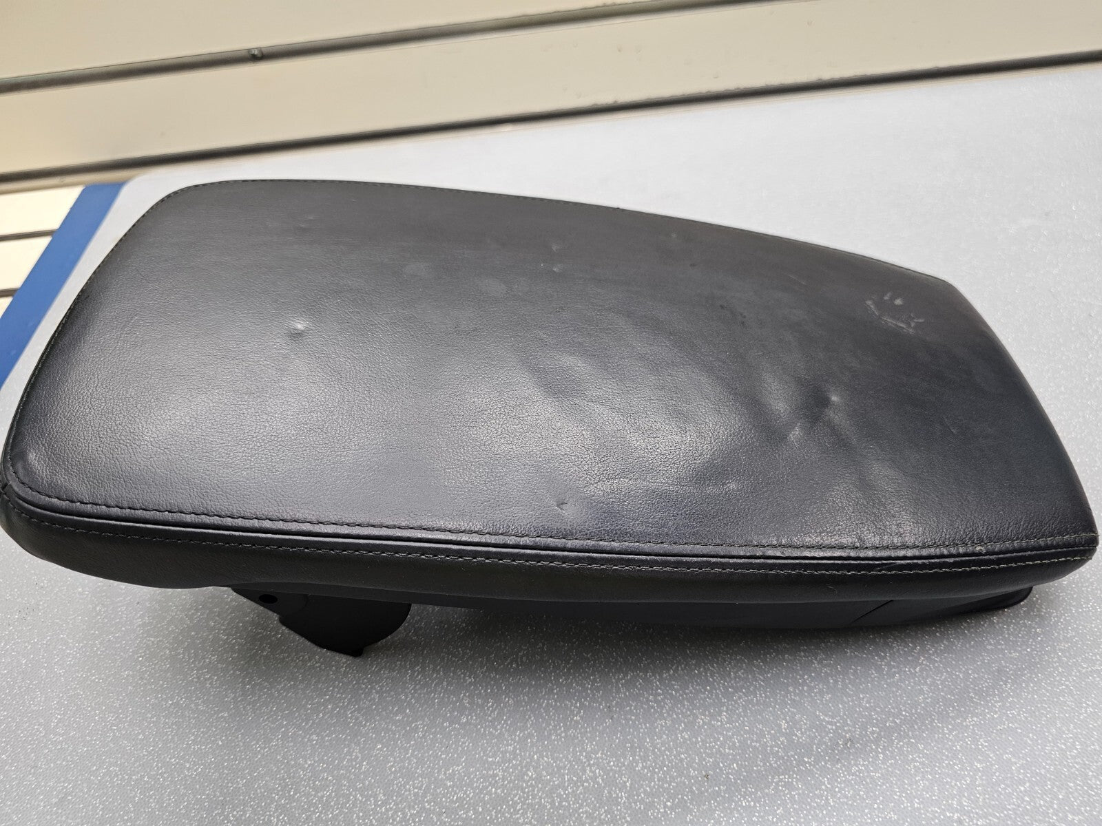 06-11 LEXUS GS350 GS450 CENTER CONSOLE ARMREST COVER LID LEATHER ASSEMBLY BLACK