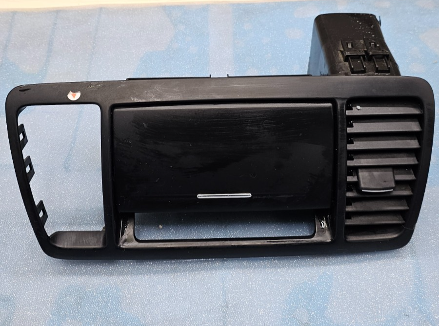 🔥05-09 OEM Subaru Legacy Outback Center Dash Bezel Vents Clock Storage Black