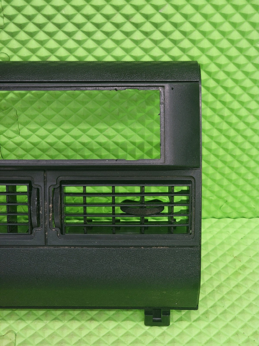 🔥88-94 Chevy GMC Yukon C/K Blazer Dash Am FM Radio Strereo bezel Panel Black