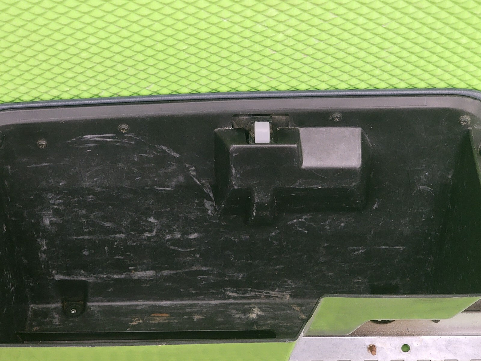 05-07 Ford F250 F350 Super Duty Glove Box Storage Compartment BLUE G10
