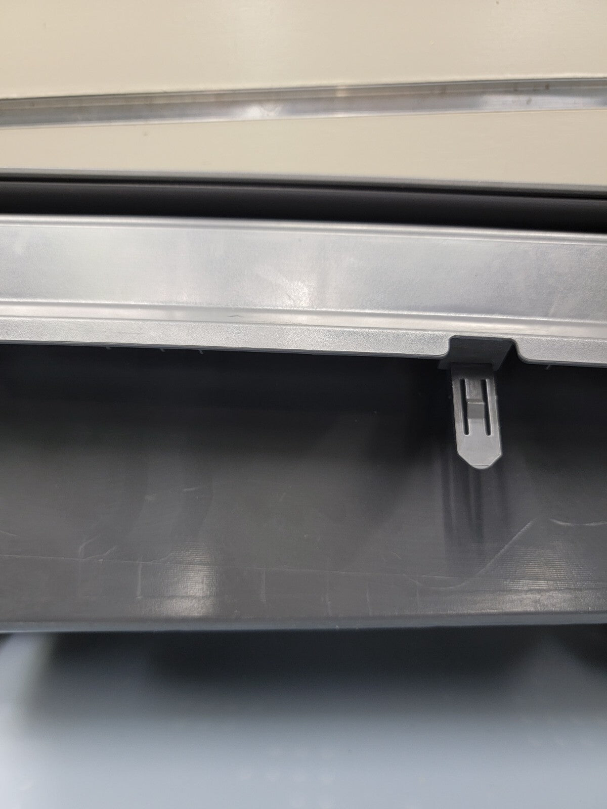 🔥2010-2015 TOYOTA PRIUS FRONT RIGHT PASSENGER GLOVE BOX COMPARTMENT OEM GRAY