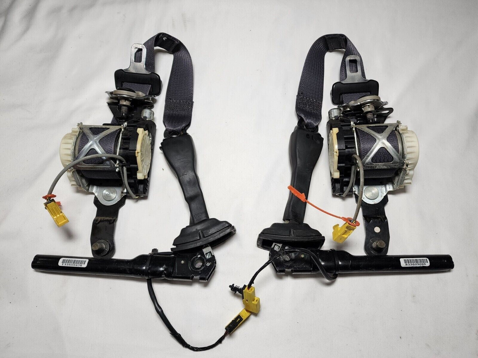09-12 Chevy Impala Driver & Passenger Front Seat Belts Retractor Assembly Black