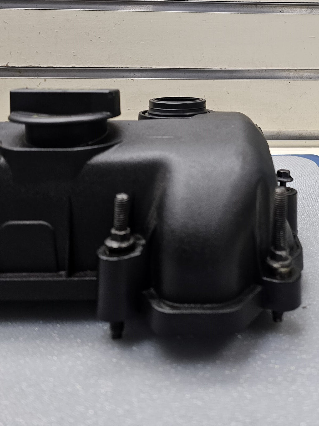🔥2004-2005 Mazda 3/6 2.0 2.3 Engine Valve Cam Cover OEM
